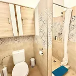 Little Park House With Car Charger Apartman *