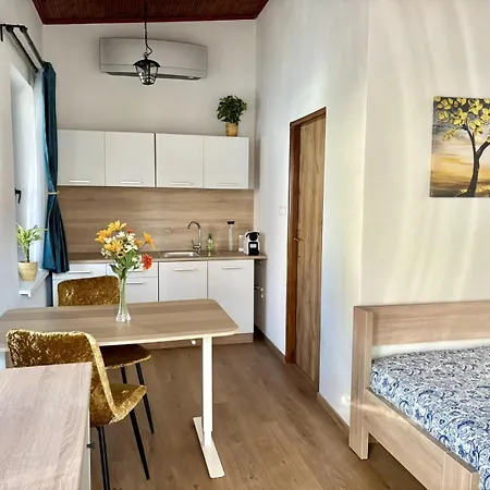 شقة Little Park House With Car Charger