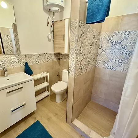 شقة Little Park House With Car Charger *