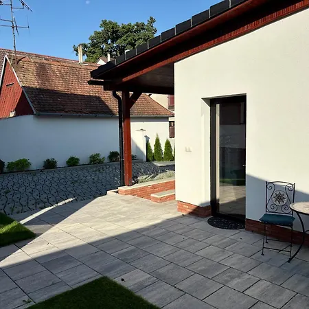 Little Park House With Car Charger * Stupava