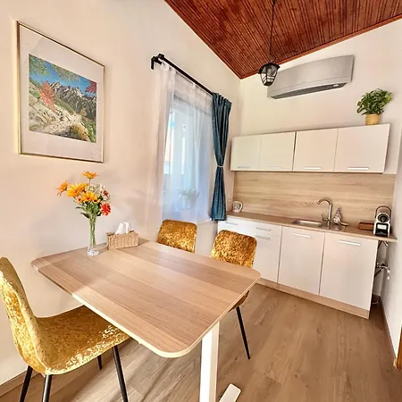 Little Park House With Car Charger Apartmán *