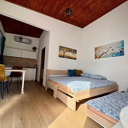 Little Park House With Car Charger * Stupava