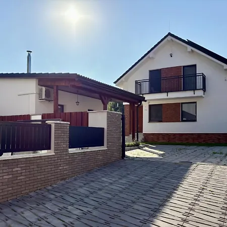 Apartmán Little Park House With Car Charger