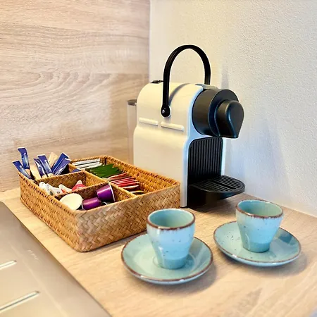 Little Park House With Car Charger Stupava
