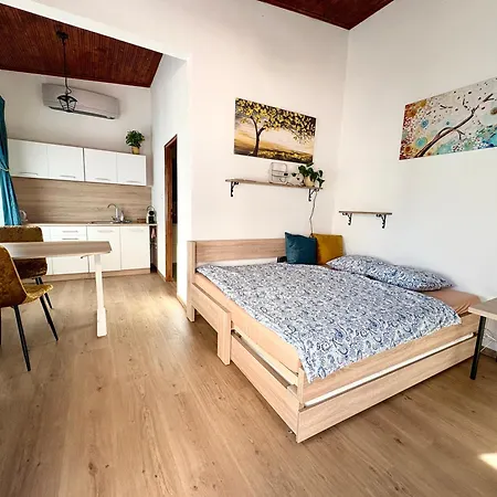 Apartmán Little Park House With Car Charger